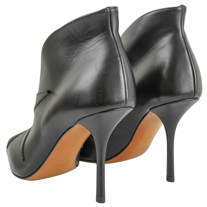 Alaïa Paneled Leather Ankle Boots in Black - Discounts on ALAÏA at UAL