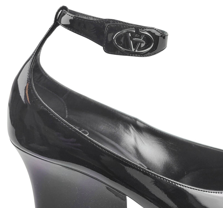 Valentino Heels in Black Patent Leather - Discounts on Valentino at UAL