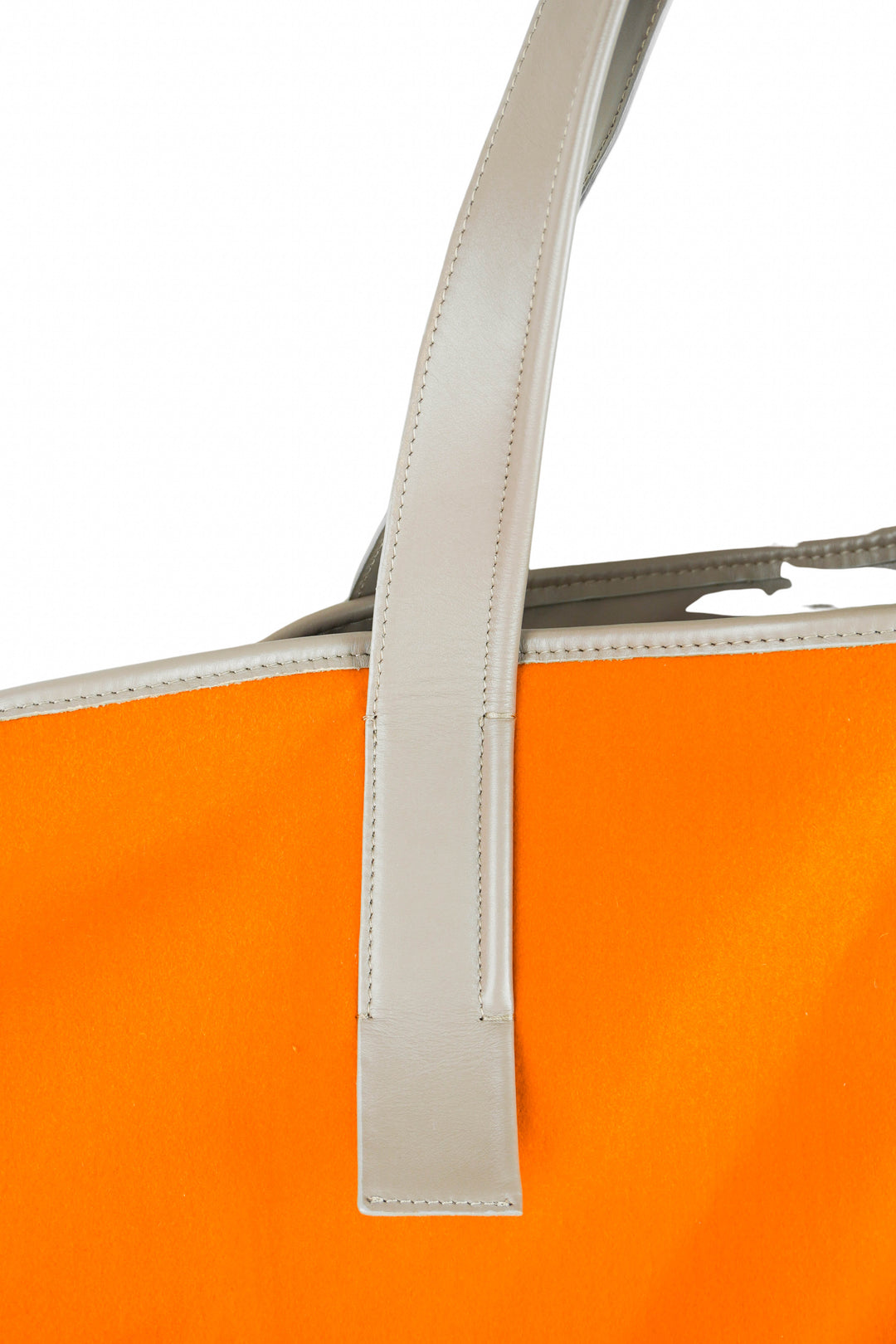 Dušan Carry All Bag in Burnt Orange