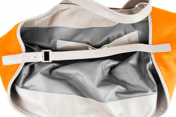Dušan Carry All Bag in Burnt Orange