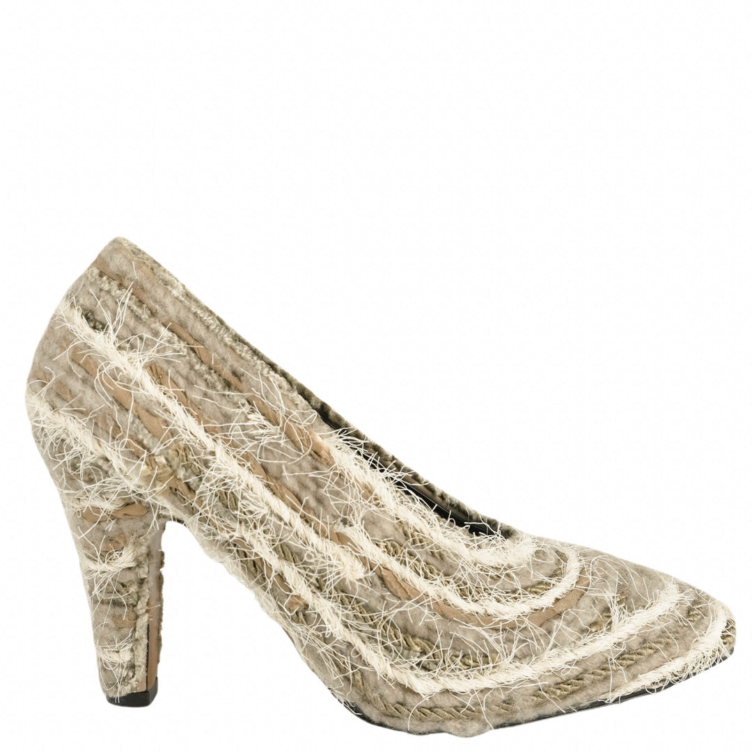 The Row Prudens Pump in Lama - Discounts on The Row at UAL