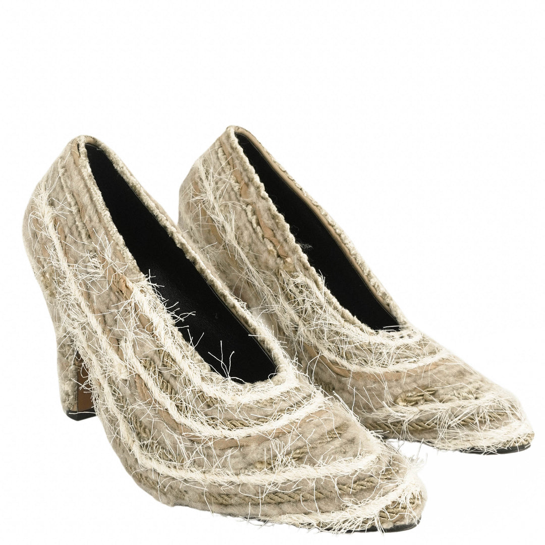 The Row Prudens Pump in Lama - Discounts on The Row at UAL