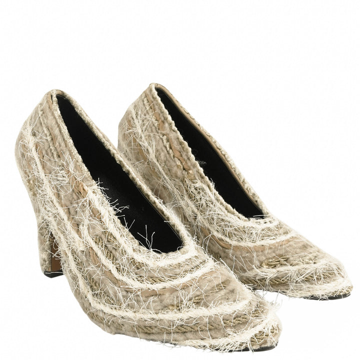 The Row Prudens Pump in Lama - Discounts on The Row at UAL