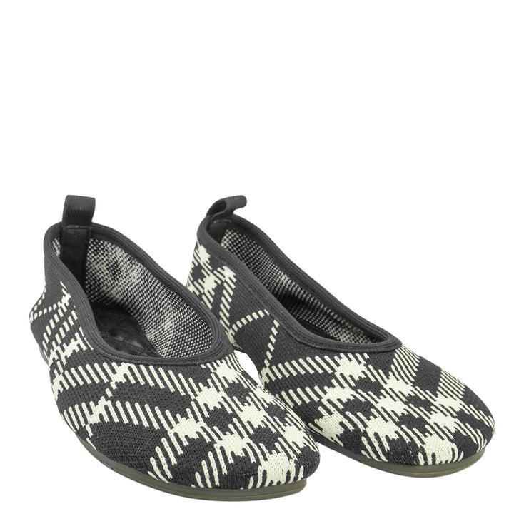 Burberry Ballerina Flats in Black and Chalk - Discounts on Burberry at UAL