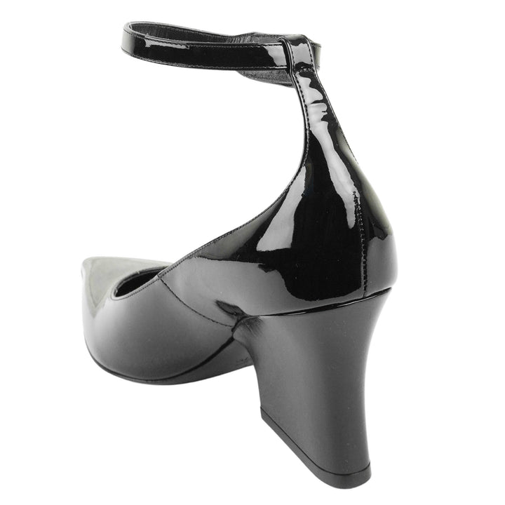 Valentino Heels in Black Patent Leather - Discounts on Valentino at UAL