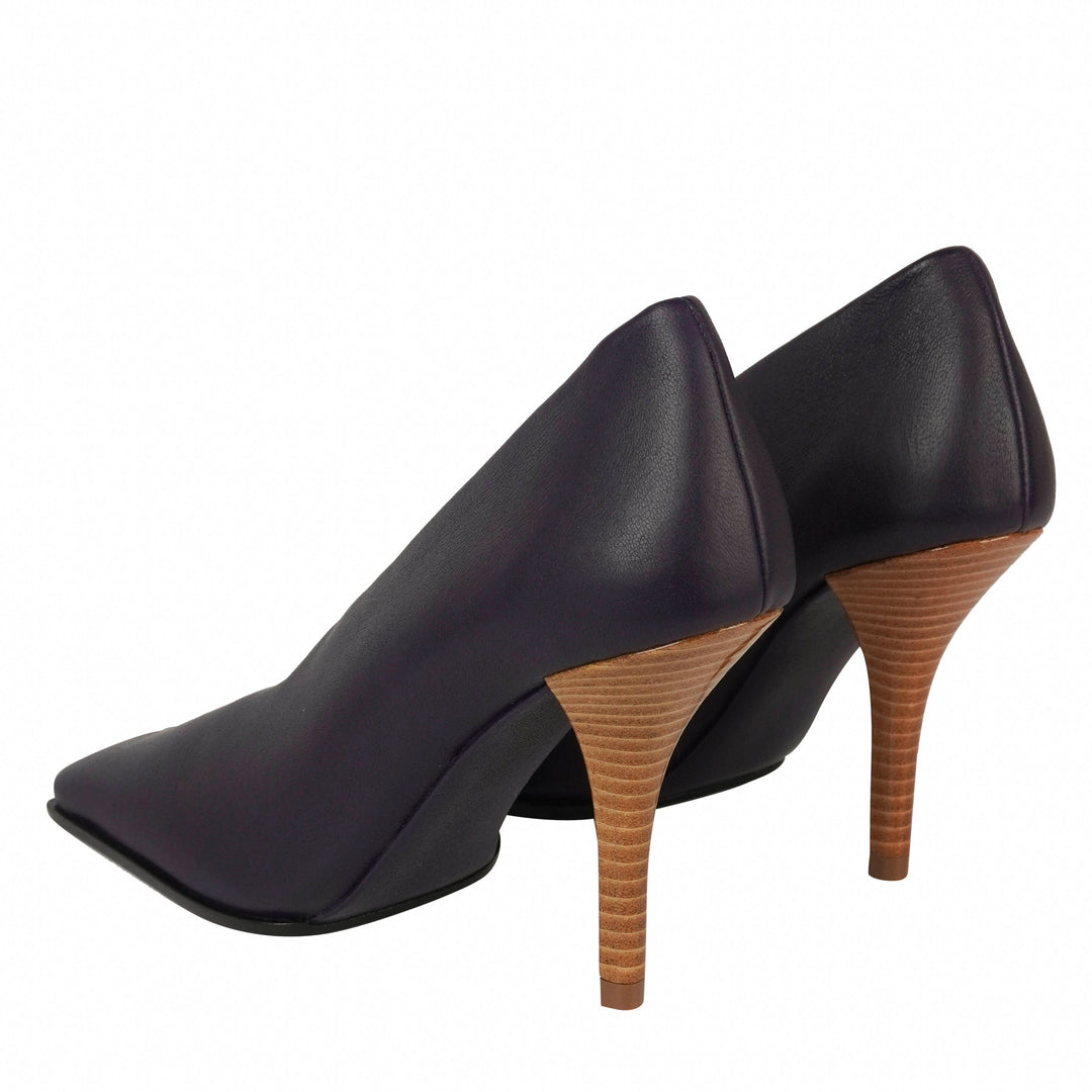 Alaïa Square Toe Pumps in Aubergine