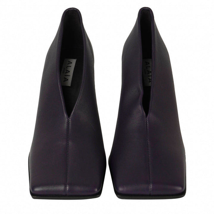 Alaïa Square Toe Pumps in Aubergine