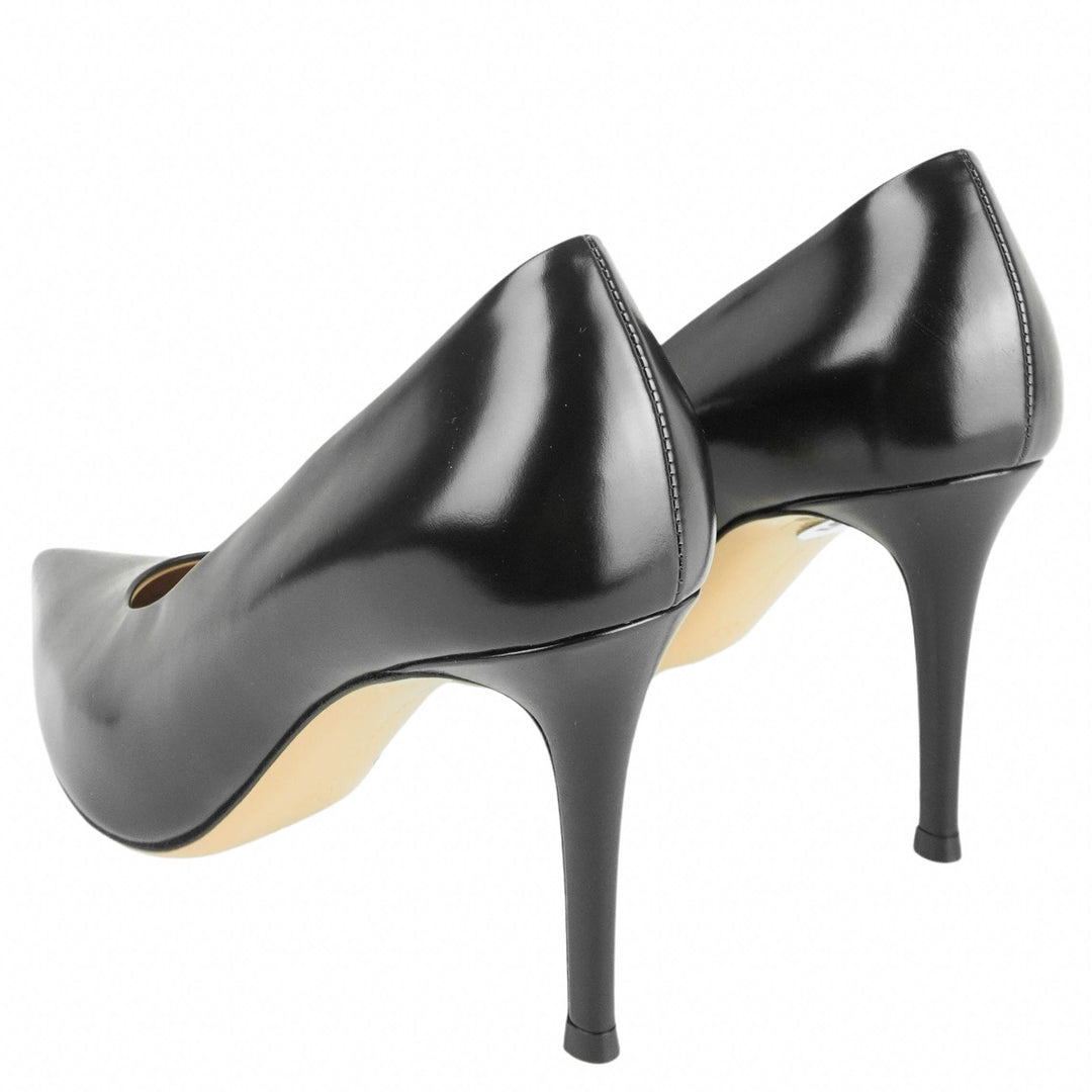 Gianvito Rossi Robbie Pumps in Black - Discounts on Gianvito Rossi at UAL