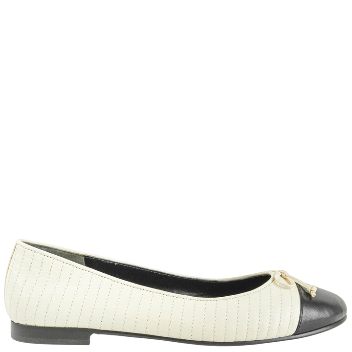 Tory Burch Quilted Ballet Flats in Light Cream/Perfect Black