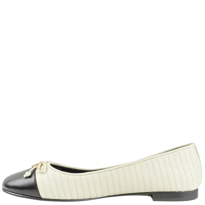 Tory Burch Quilted Ballet Flats in Light Cream/Perfect Black