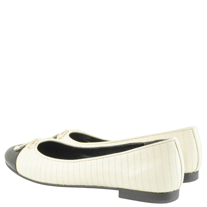 Tory Burch Quilted Ballet Flats in Light Cream/Perfect Black