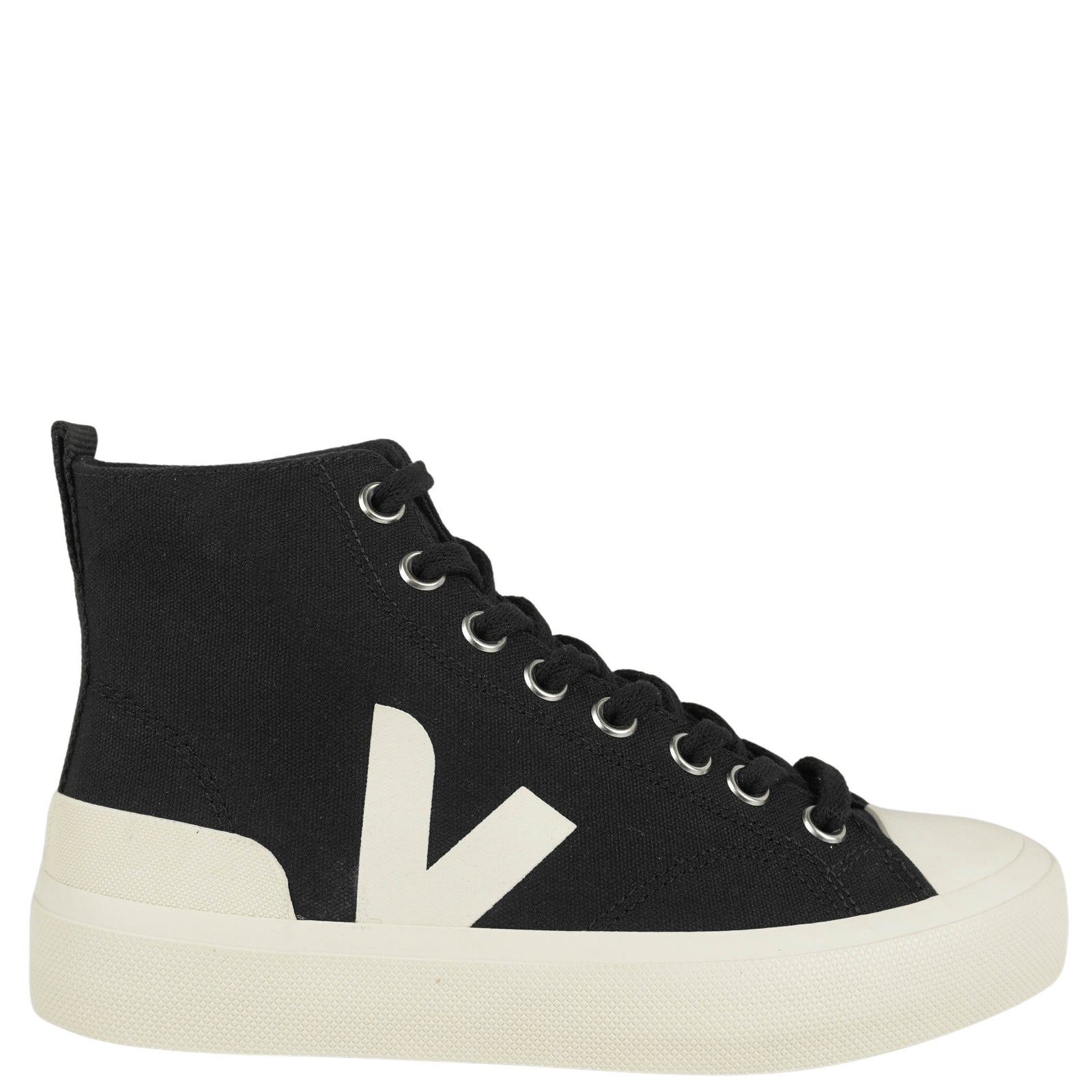 Veja Wata Sneakers in Black - Discounts on Veja at UAL