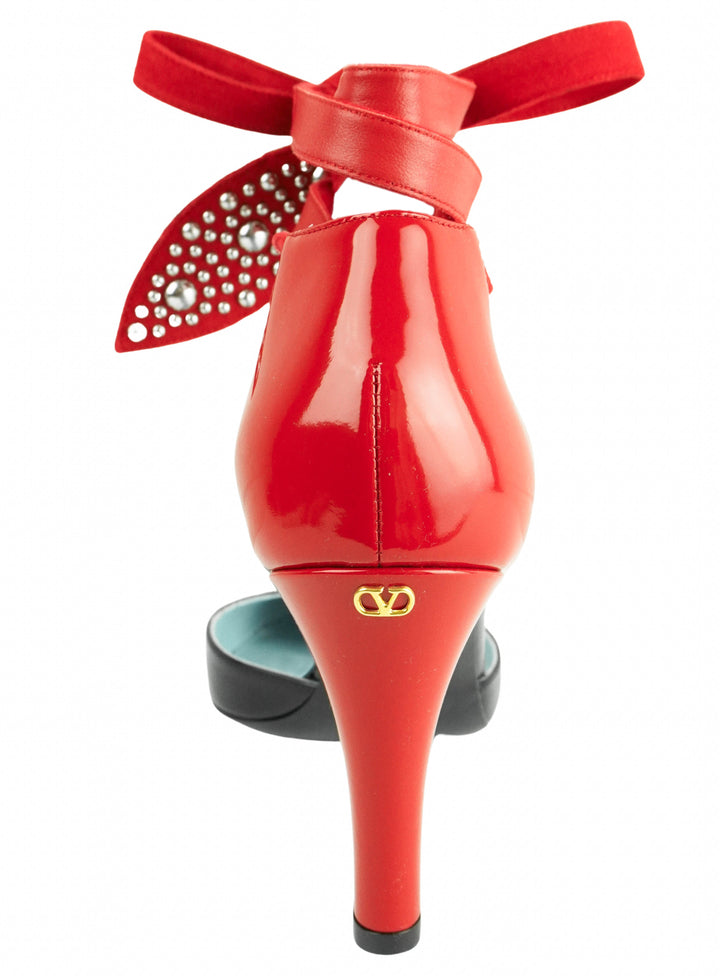 Valentino Ankle Strap Signature Pump in Nero Rouge - Discounts on Valentino at UAL