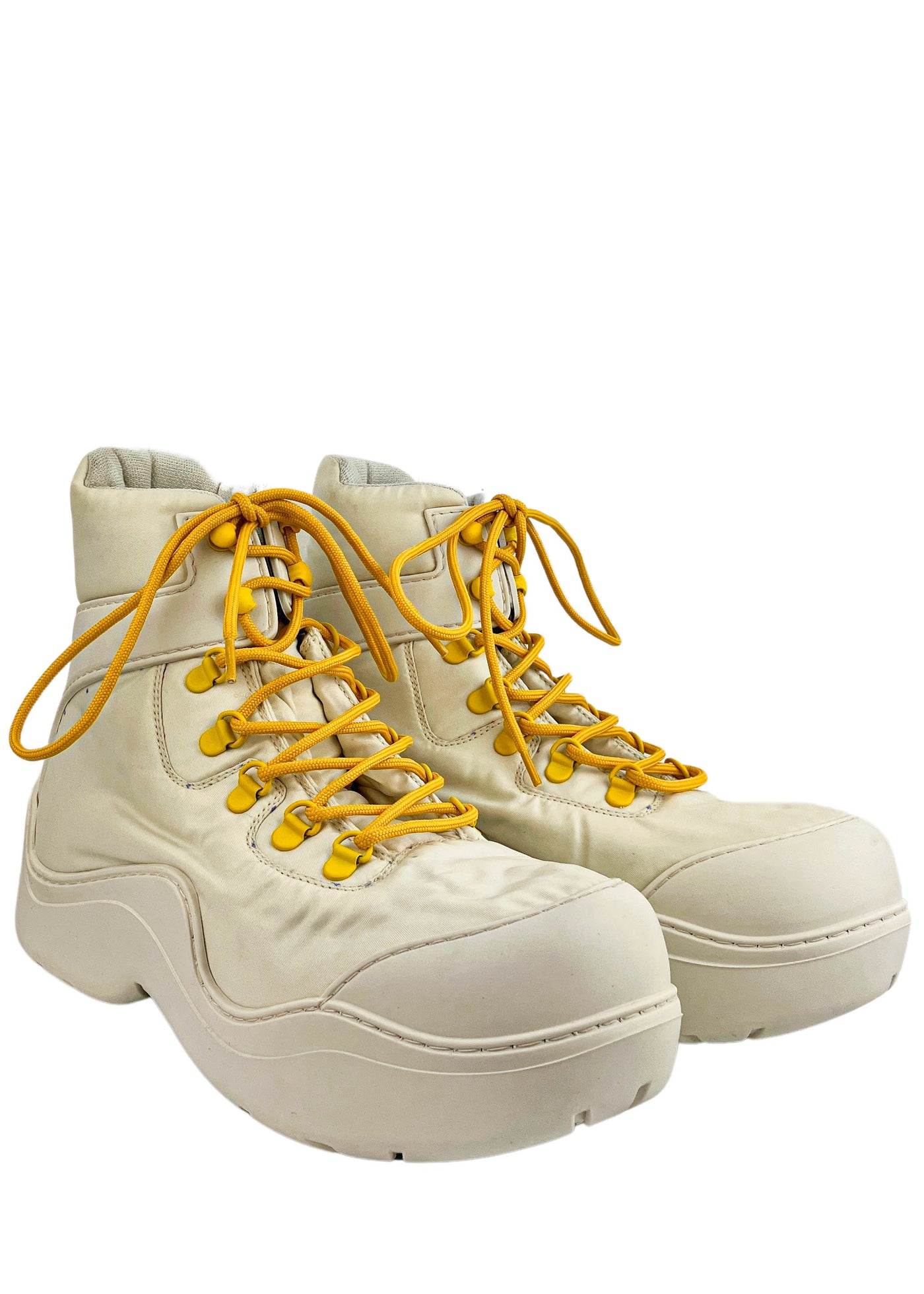 Bottega Venetta Puddle Ankle Boots in White - Discounts on Bottega Veneta at UAL