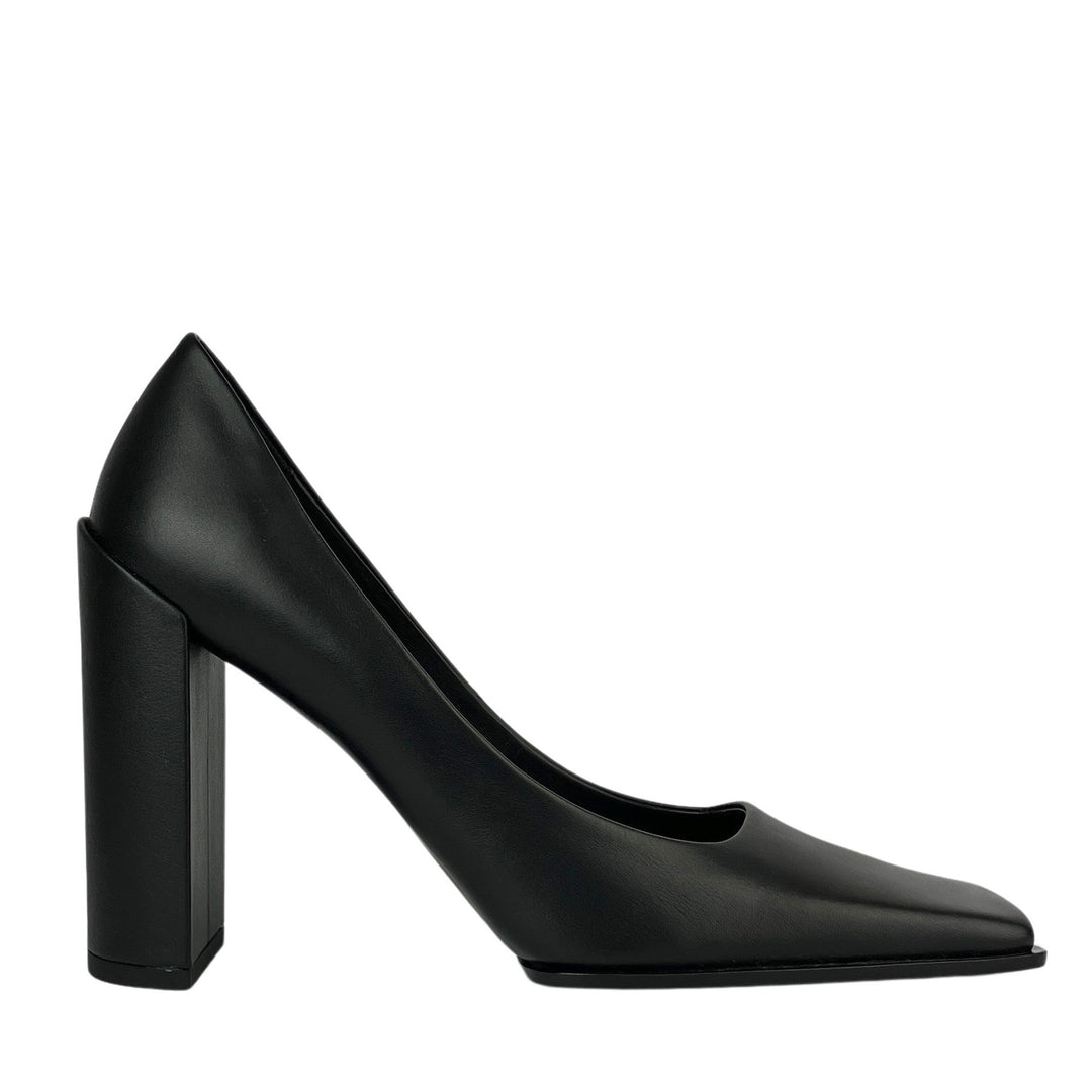 Alaïa 90 Pumps in Black - Discounts on Alaïa at UAL