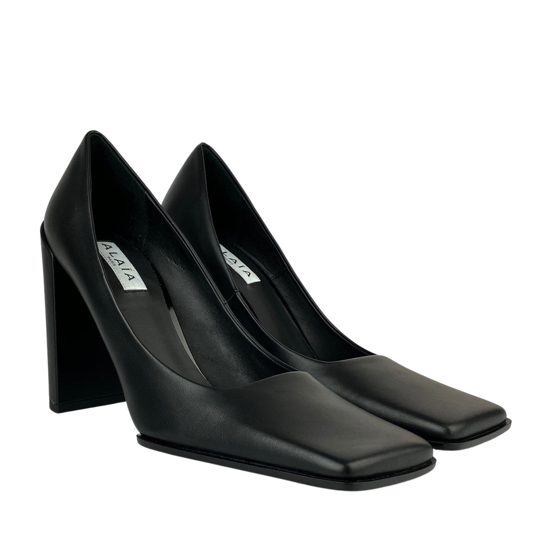 Alaïa 90 Pumps in Black - Discounts on Alaïa at UAL