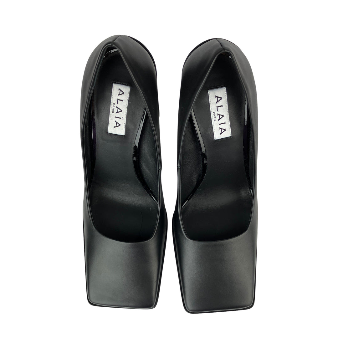 Alaïa 90 Pumps in Black - Discounts on Alaïa at UAL