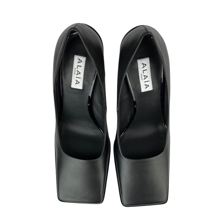 Alaïa 90 Pumps in Black - Discounts on Alaïa at UAL