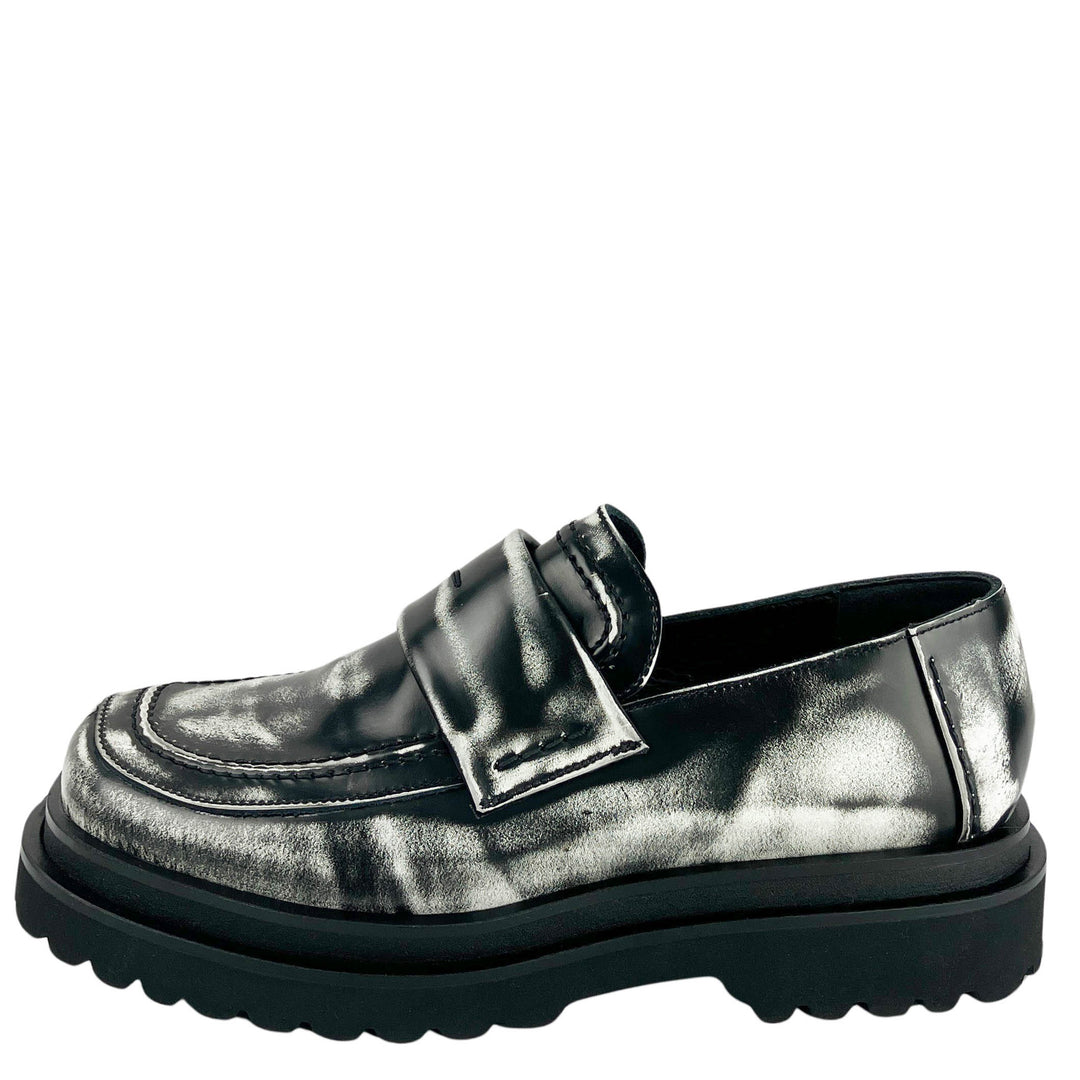 Y's Leather Loafer in Distressed Black - Discounts on Y's at UAL