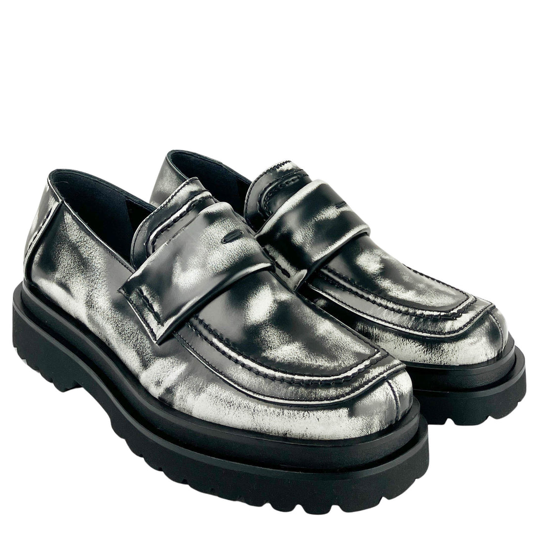 Y's Leather Loafer in Distressed Black - Discounts on Y's at UAL