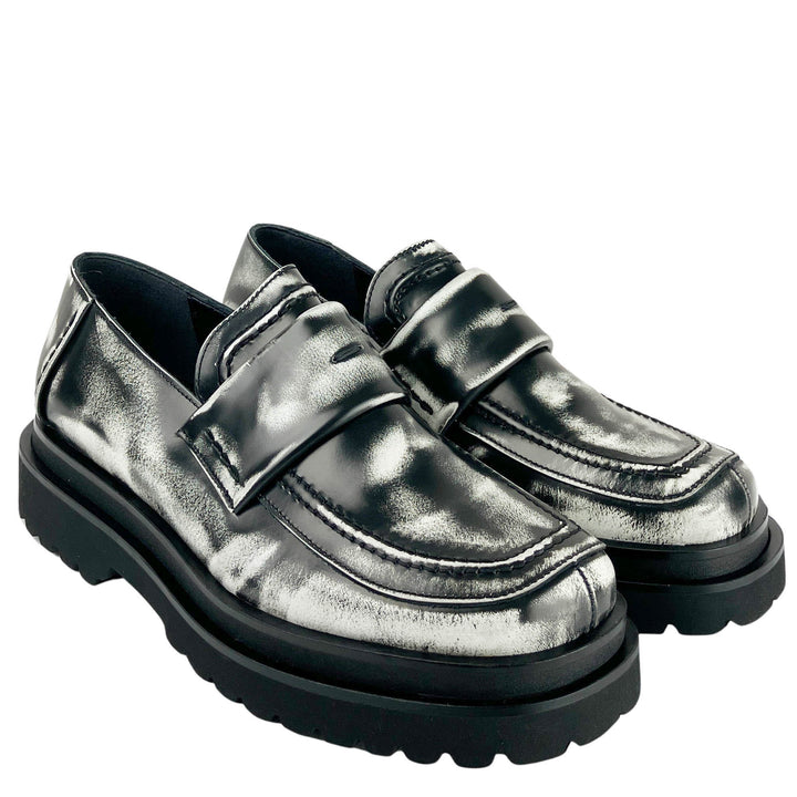 Y's Leather Loafer in Distressed Black - Discounts on Y's at UAL