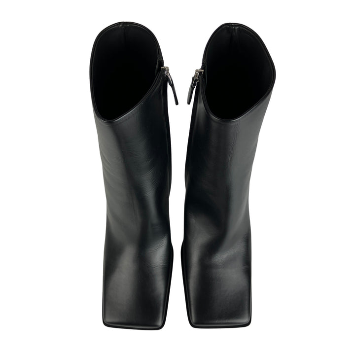 Alaïa Square Toe Boots in Black - Discounts on Alaïa at UAL