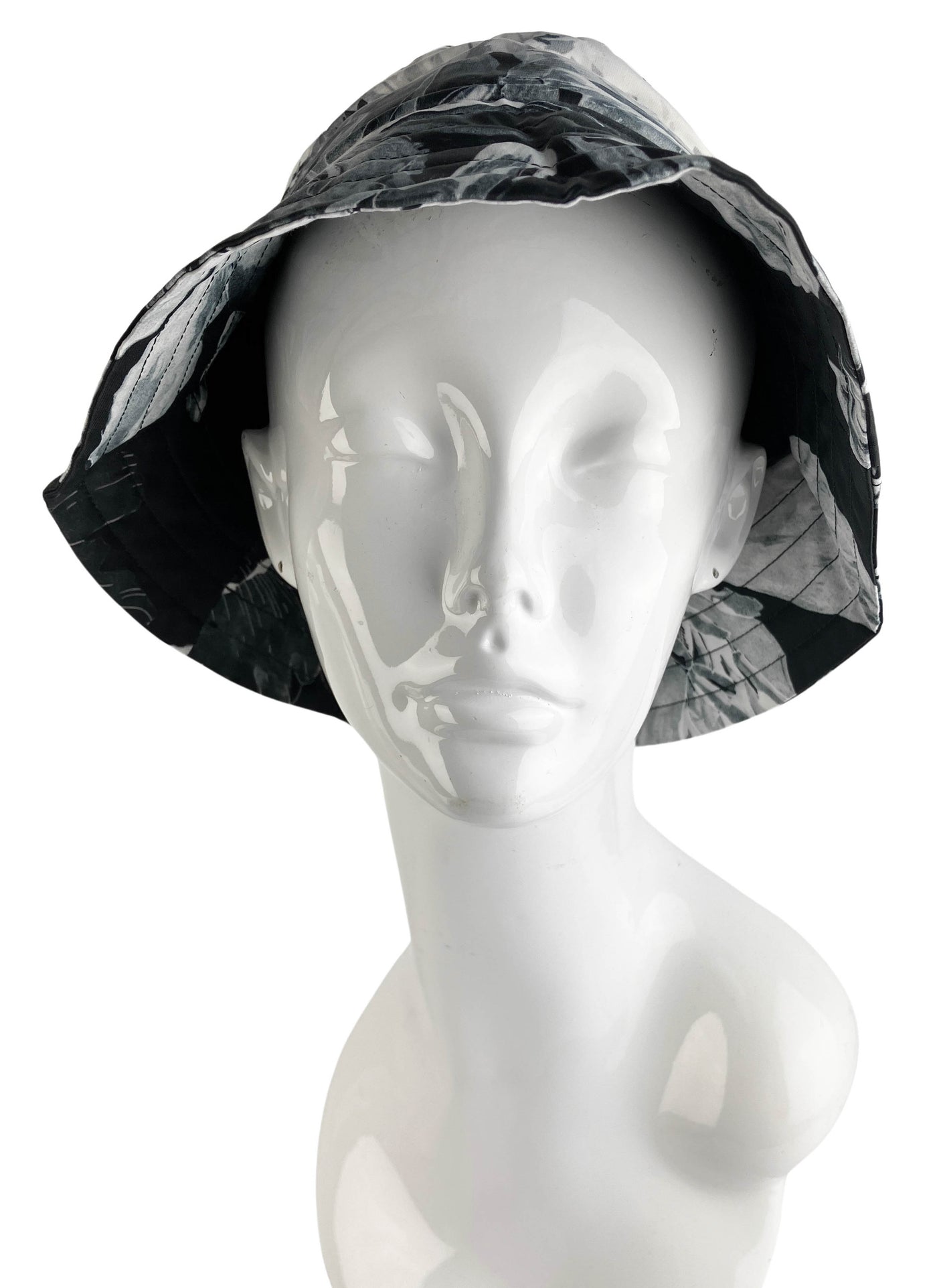 Dries Van Noten Gulia Bucket Hat in Black/White Dessin - Discounts on Dries Van Noten at UAL