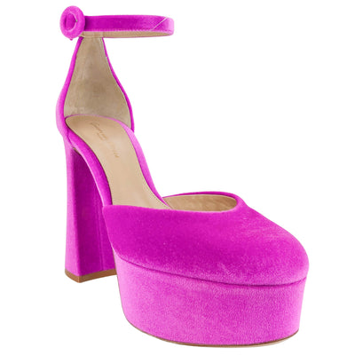 Gianvito Rossi Holly Pumps in Pink Velvet - Discounts on Gianvito Rossi at UAL